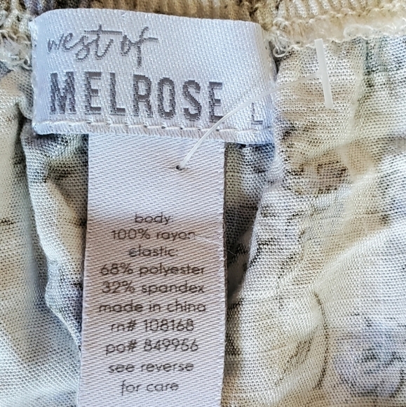 WEST OF MELROSE Flower smocked top L - Picture 4 of 8
